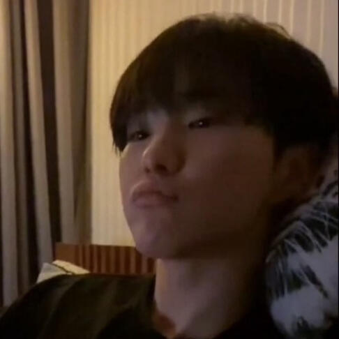 pouty hosh